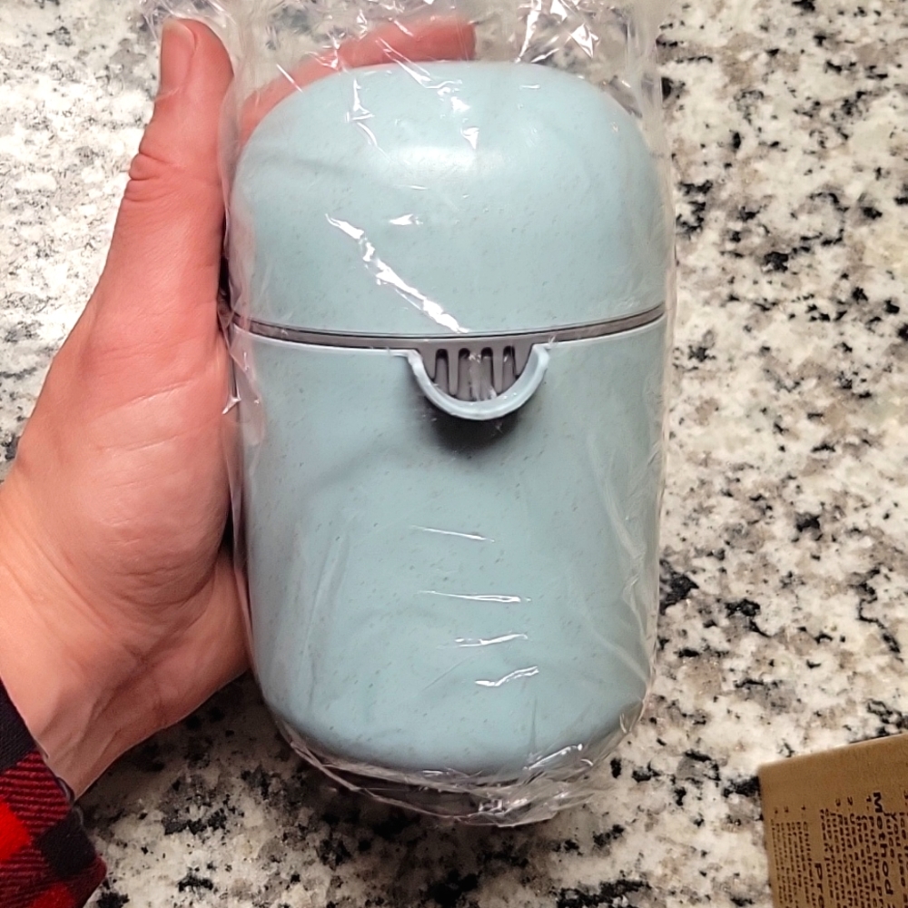 Portable Manual Citrus Juicer